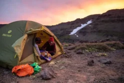 Ruffwear Highlands Sleeping Bag Huckleberry Blue -Pet World Outlet Sales ruffwear highlands sleeping bag huckleberry blue 8h01.jpg